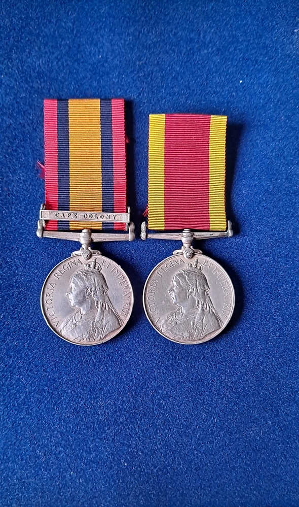 Rare combination of medals - the Anglo Boer war Queen's South Africa medal with Cape Colony clasp with the China Medal 1900 issued for the Boxer Rebellion 1901