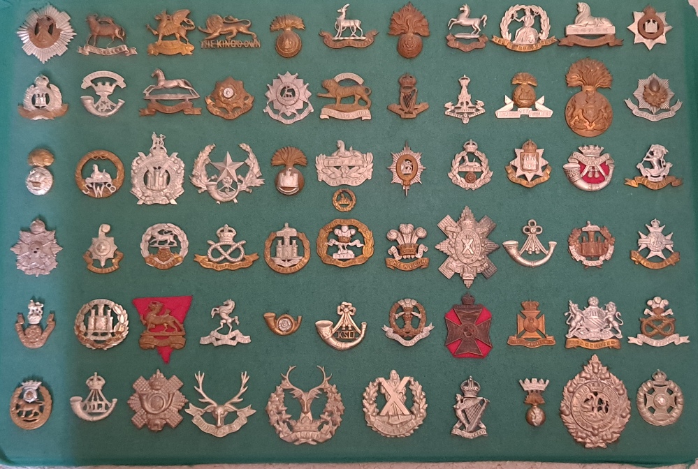 cap badges are always a super addition to a family medal lot. 